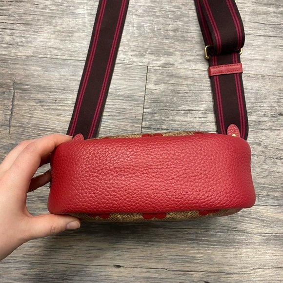 Coach crossbody purse - Picture 7 of 9